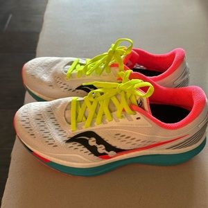 Saucony Endorphin Speed Size 8 EUC